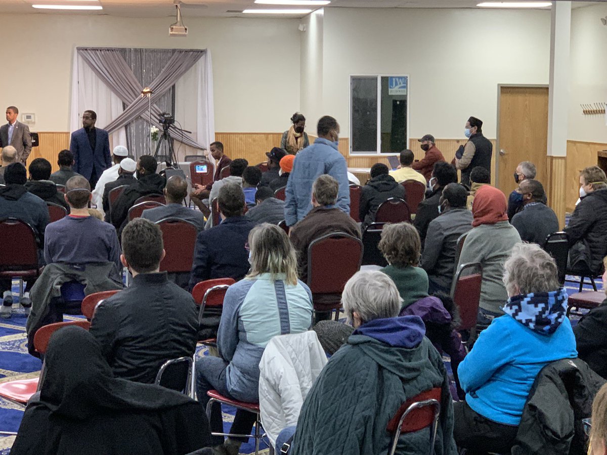 mauramcc2's tweet photo. So happy to be standing in solidarity with our Muslim neighbors, Mayor Carter, and ISAIAH leaders at the Masjid Al-Ihsan Mosque in St Paul. We all need to be safe - no matter what we look like or how we pray @MayorCarter #ISAIAHMN #greaterthanfear #FIMN https://t.co/kqE8vpou62