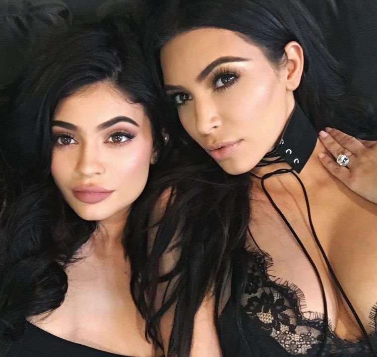 kyliebeautyoff's tweet photo. Kylie king with, Kim kardashian her sister💕 #KimKardashian #KylieJenner https://t.co/CZsypIL1L3