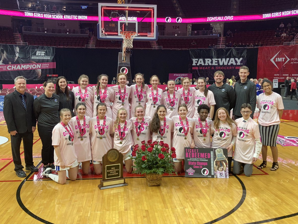 IGHSAU's tweet photo. 🏆 2A Champions: Dike-New Hartford

DNH defeats Central Lyon 59-52 to claim back-to-back titles! 

#IowaGirl #iagbb22 https://t.co/YmMxbTPD62