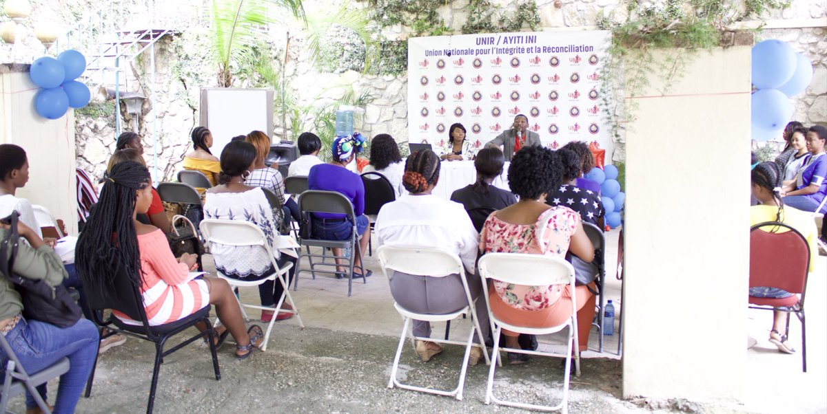 FemmesUnir's tweet photo. Première journée de la formation
L’implication politique des femmes : quels bénéfices pour Haïti?
#AvecTous
#PourTous https://t.co/mbc0ItYj0f