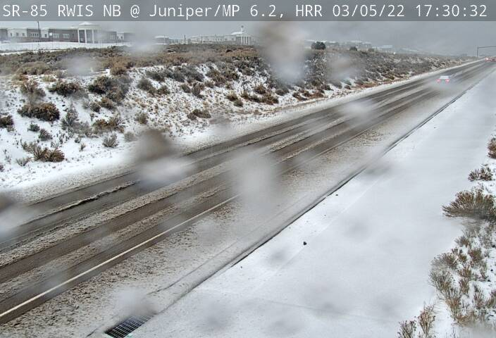 NWSSaltLakeCity's tweet photo. 5:40 pm - A look at Mountain View Highway southeast of Herriman at this time where road conditions changed in less than a hour. #UTwx https://t.co/ssN5KmBXKr