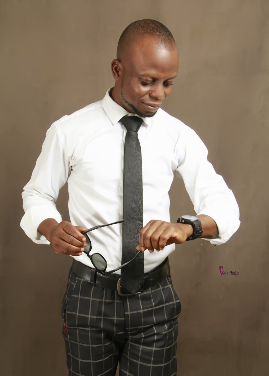 privat_sarakane's tweet photo. Help me appreciate the Almighty God for adding another year on my age today. Guess it's my birthday 🎁🎉 https://t.co/yA10VdTWRq