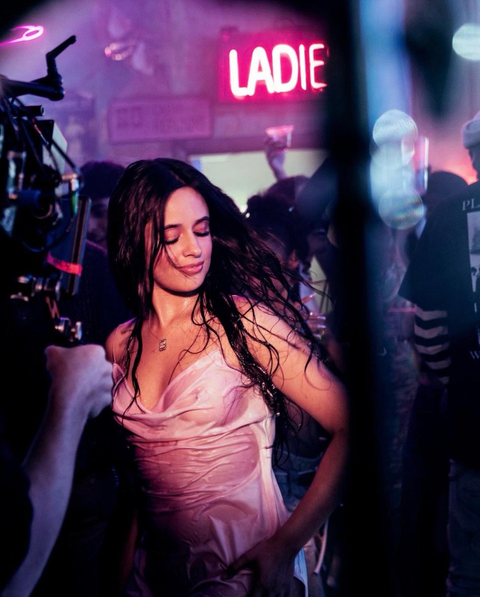 Camila_Cabello's tweet photo. THANK U FOR THE OVERWHELMING AMOUNT OF LOVE FOR BAM BAM 🥳🥳🥳🥳🥳 https://t.co/rDTzwF6ozg