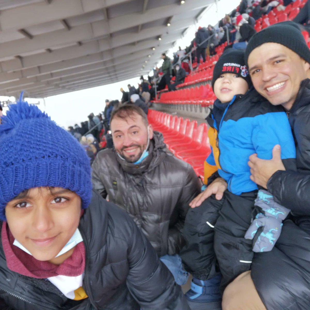 TorontoDads's tweet photo. A group of dads and kids went to the @TorontoFC home opener! A lot of fun was had despite the result.

#TFC #torontodads #citydads https://t.co/byQmJpLTb5