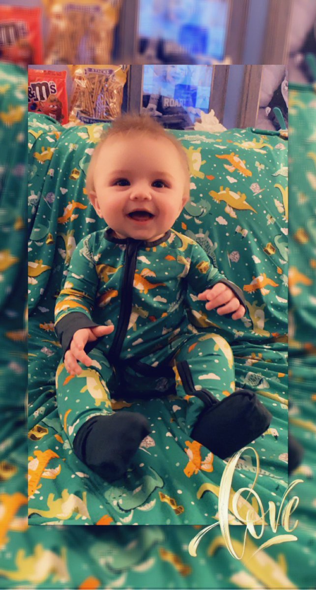 hiiseeyoulookin's tweet image. We got our first #LittleSleepies blanket today! &amp;amp; I’m obsessed 🤩 🐉  this print is so darn cute