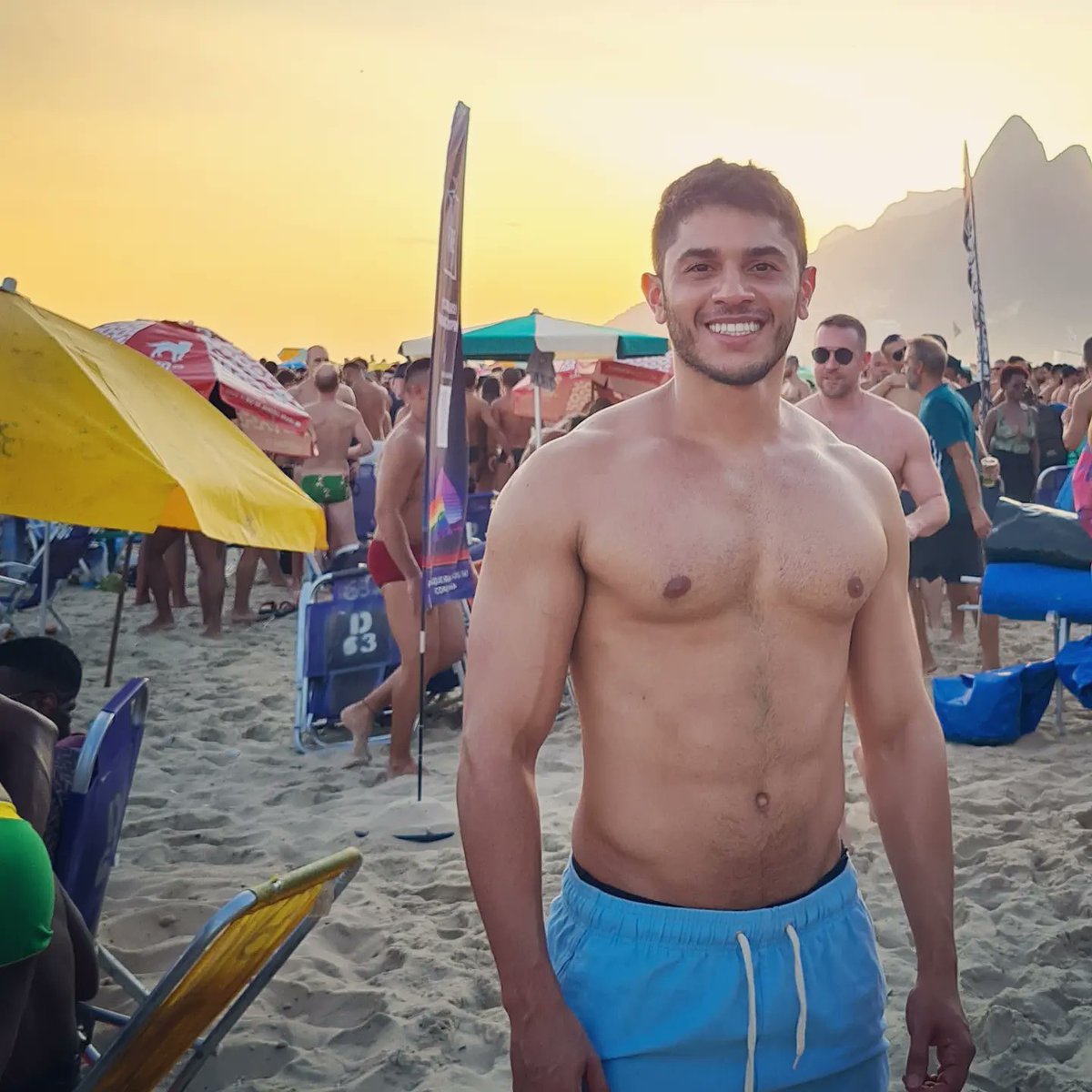 Uelyson's tweet photo. 🌅☀️🧡/Ipanema https://t.co/ihGYWouUJS