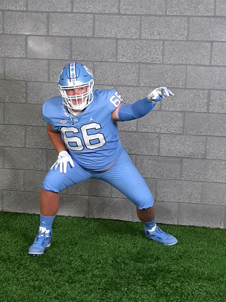 GusG2004's tweet photo. Thank you @UNCFootball for showing me some love on Junior Day!! Hard Work Pays Off!! @CoachMackBrown @CoachBicknell @CoachTommyAtha @dratledge81 @NwGaFootball @Mansell247 @RecruitGeorgia @PrepRedzoneGA https://t.co/rKhHMoiLwh