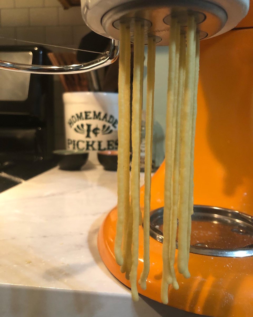 Samala104's tweet image. Spaghetti truffle alfredo 🤌

#pasta #homemadepasta #pastalover #italianfood #foodporn #cook #foodie #thesecarbsdontcount #eatpasta #eat #pastaaddict #dinner #delicious #love #livetoeat #pastagirl #alfredo #truffle #spaghetti