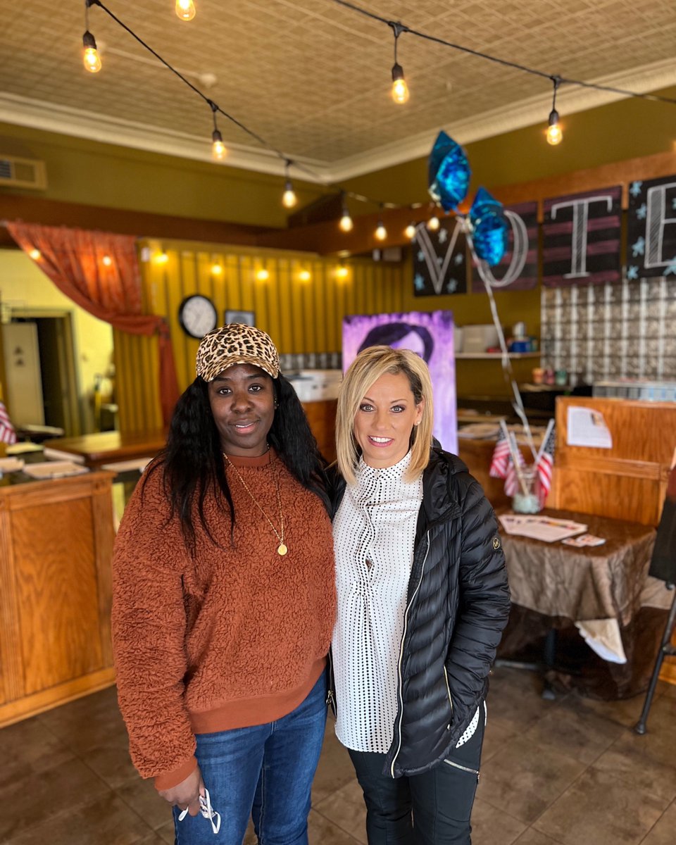 jackieforIL's tweet photo. Had a fantastic day in #Freeport #Illinois! Thanks to the Stephenson County Democrats for hosting such a great event! Got to meet fantastic local candidates, like Chandra, running for County Clerk. Thanks to all who came to support! https://t.co/rhopevre0j