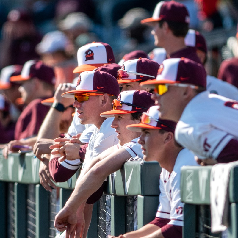 HokiesBaseball's tweet photo. 𝘽𝙖𝙘𝙠 𝙞𝙣 𝙩𝙝𝙚 𝙬𝙞𝙣 𝙘𝙤𝙡𝙪𝙢𝙣 :

Malinowski ≫ 4-4, 2 R, 2 RBI, 2B, 🔨, BB
Hunter ≫ 3-4, R, 2 RBI, 2 2B, SF
Okuda ≫ W, 5.0 IP, 3 H, 2 R, ER, BB, 4 SO

#Hokies 🦃⚾️