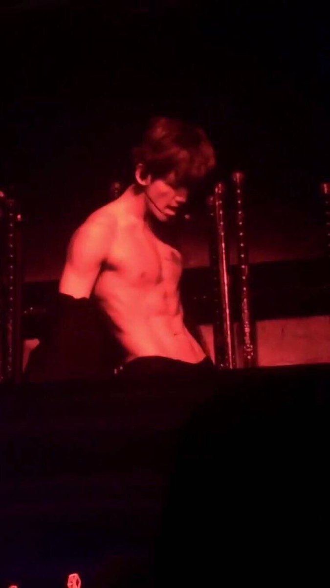 its_kyoong's tweet photo. extremely sensitive photos from BYUN BAEKHYUN  (+18)

a thread 🔞 https://t.co/tZna1cYO2H