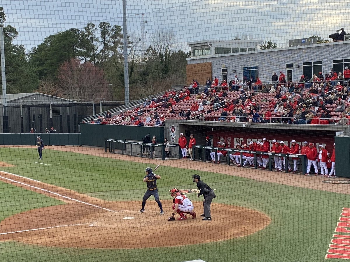 MavesBrett's tweet photo. Abby gets to spend her Reading Week in North Carolina…but she did get to see a good state rival basketball game as well as ⚾️…NC St vs NC Tarheels..👍👍 https://t.co/Cg0C8b4fRx