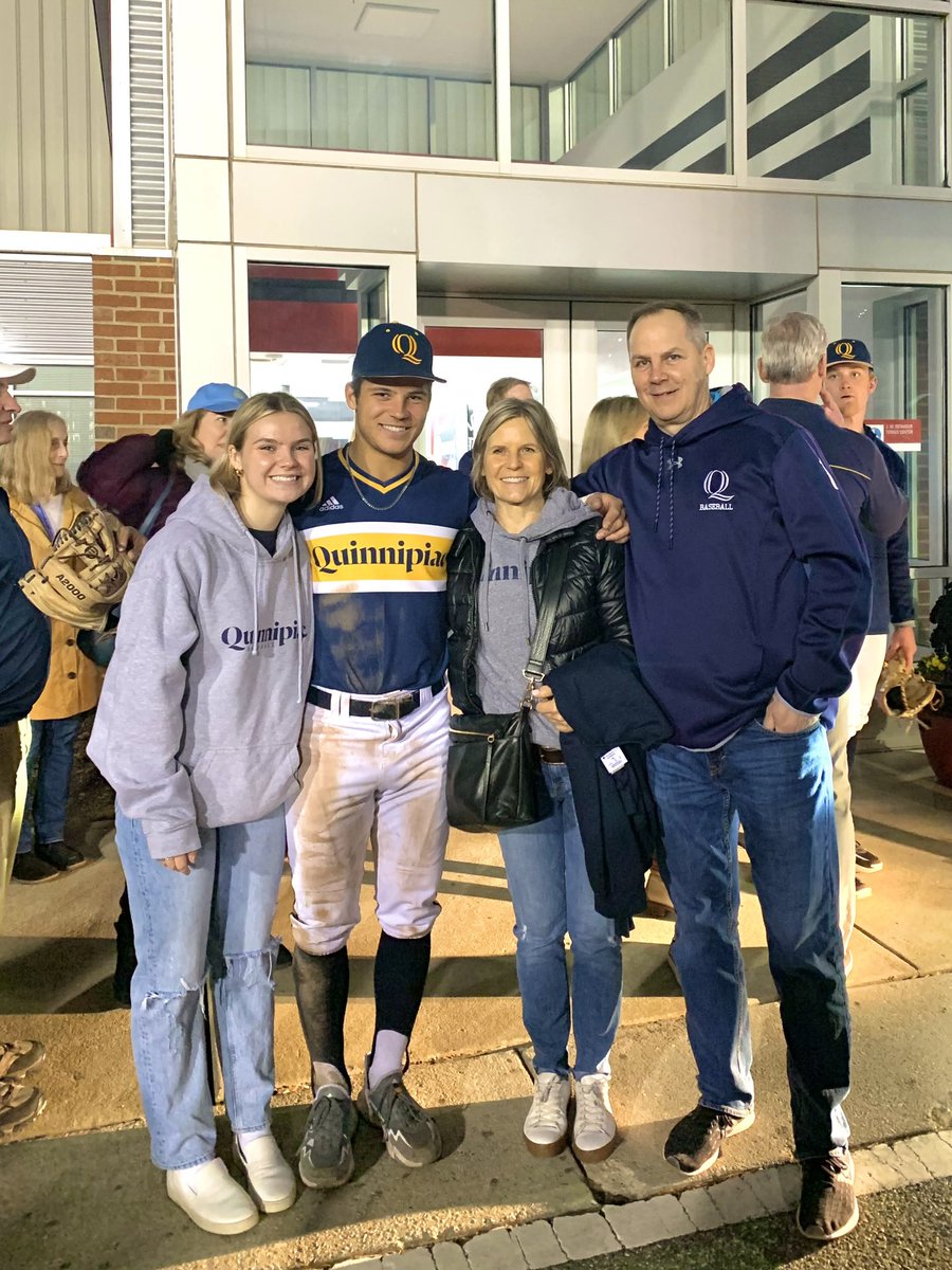MavesBrett's tweet photo. Abby gets to spend her Reading Week in North Carolina…but she did get to see a good state rival basketball game as well as ⚾️…NC St vs NC Tarheels..👍👍 https://t.co/Cg0C8b4fRx