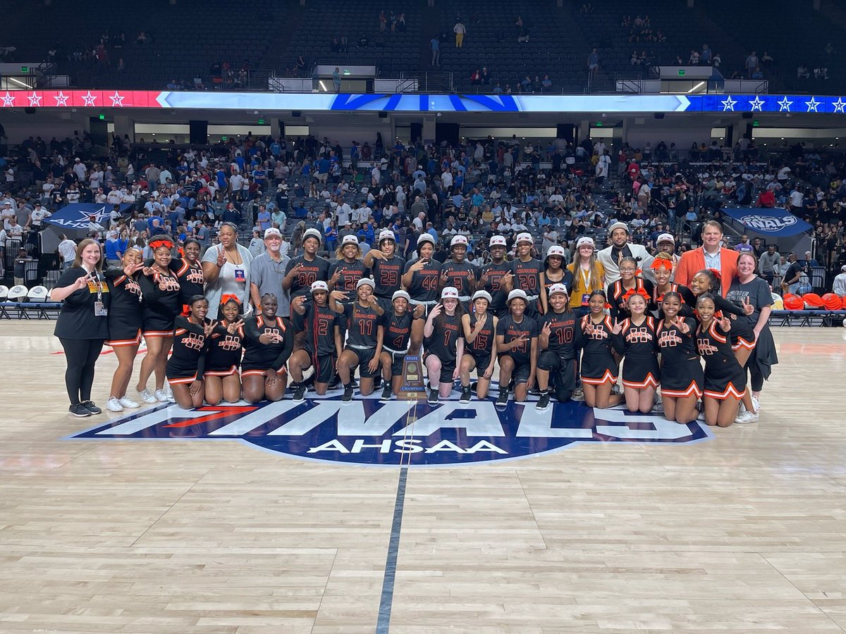 CoachBJBrooks's tweet photo. I mean..... somebody had to be GREAT! #weainteverscared #SailsUp
@HooverLadyBucs @Johnson_HHS @HooverAthletics https://t.co/DhEajLprZ7