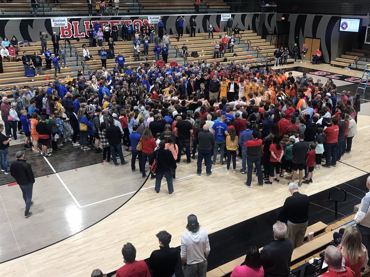 HSosenheimer's tweet photo. More than just basketball! 💙💛🏀 #DavidsonStrong https://t.co/NVcgh0ThQC