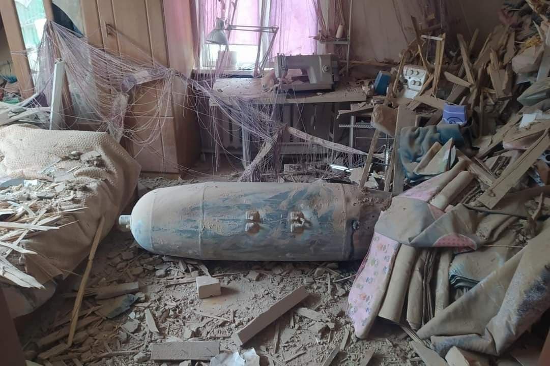 NMediaa's tweet photo. Putin'in sivillere attığı bombalar. El insaf ya.. Savaşında bir adabı olmalı. Bu ne vahşilik, bu ne gözü dönmezlik.!!

Hükümet #Tayyip #ZelilOlacaksınız #a101 Savaş Ukrayna'da #ZamSALAKlaraKayyum https://t.co/TXLzLPPrAa