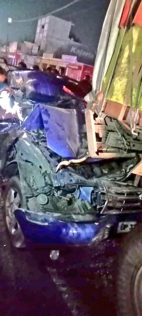 onlypolicenews's tweet photo. ‼️लखनऊ में देर रात दर्दनाक सड़क हादसा,इंस्पेक्टर सैरपुर संजय सिंह की सड़क हादसे में दर्दनाक,दुःखद मौत,हाल ही में लखनऊ कमिश्नरेट लखनऊ में नया थाना बना है सैरपुर‼️
@Uppolice
@dgpup
@lkopolice
#onlypolicenews https://t.co/1SK7QM3LGA