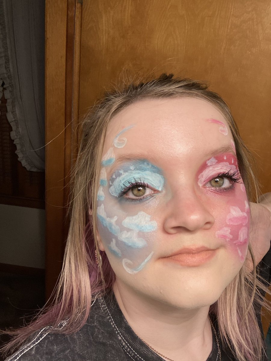 Hannah465496262's tweet photo. โ๏ธ๐๐ #makeuplook #cloudmakeup https://t.co/4xpnGflWdm