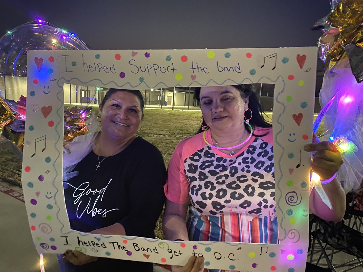 mathqueen37's tweet photo. Come out to the street dance and have super amounts of fun!! @NISDBand @NataliaISD https://t.co/OD8WPCxWvI