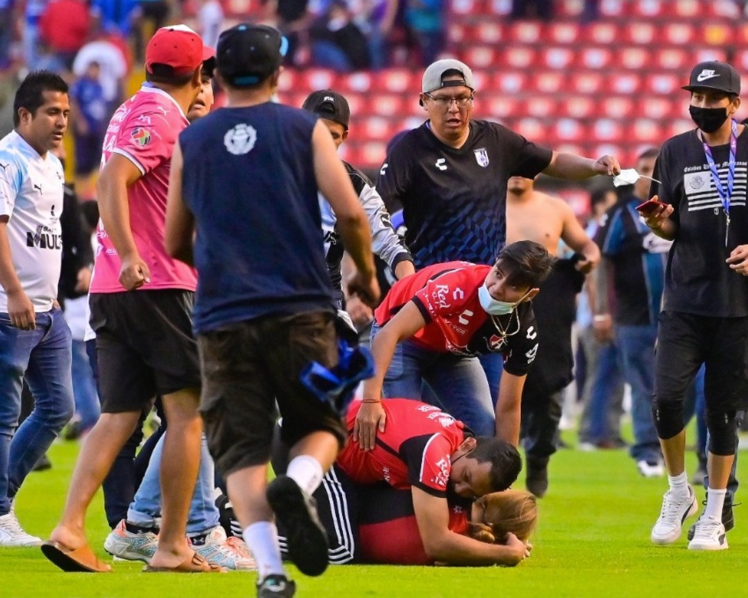 R_Gomez_06's tweet photo. Fácil y sencillo QUERÉTARO NO DEBE, NI MERECE TENER UN EQUIPO DE PRIMERA DIVISIÓN ni siquiera en Expansión, lo de hoy es simple y sencillamente una vergüenza, esto no es fútbol ni pasión 😶 https://t.co/RgszsgdsWg