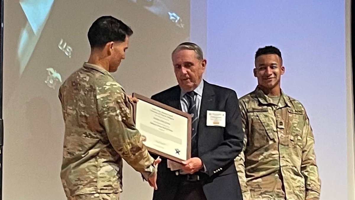 T_C_Lim's tweet photo. Recognizing the 2022 Military Science Hall of Honor Inductees: LTC Sheldon John Gerron (UTA graduate, 1969) and Texas State Representative Terry Meza (UTA graduate, 1972). 🇺🇸 https://t.co/zrmKumfMfC