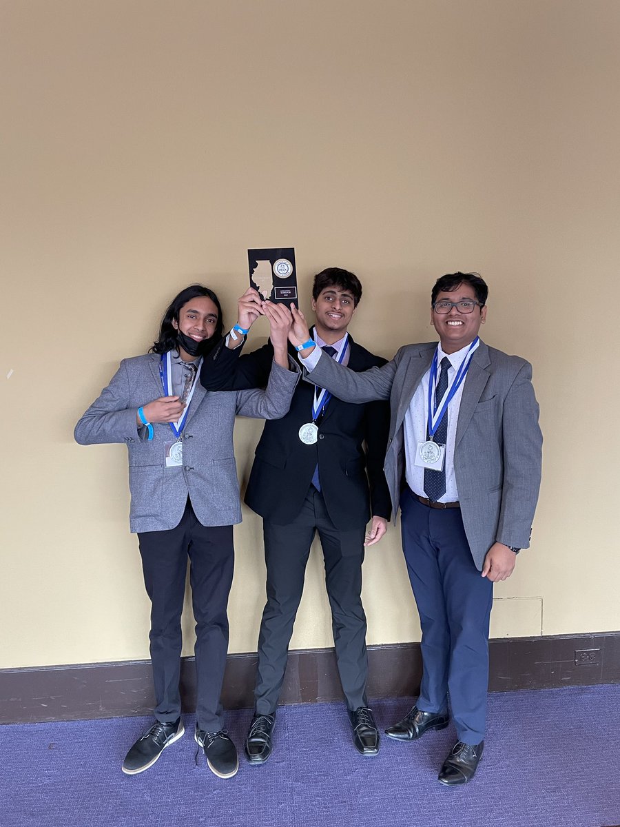 MeteaValleyDECA's tweet photo. It was a successful past few days at the  @IllinoisDECA State Competition. We had 19 National Qualifiers and 22 additional top 10 finishers! Way to #maximizeyourmomentum! Let’s get ready for Atlanta! @MVHSBusiness @MVPrincipal1 @meteavalley https://t.co/idAGqeUHBd