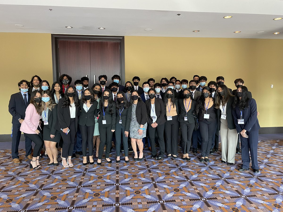 MeteaValleyDECA's tweet photo. It was a successful past few days at the  @IllinoisDECA State Competition. We had 19 National Qualifiers and 22 additional top 10 finishers! Way to #maximizeyourmomentum! Let’s get ready for Atlanta! @MVHSBusiness @MVPrincipal1 @meteavalley https://t.co/idAGqeUHBd