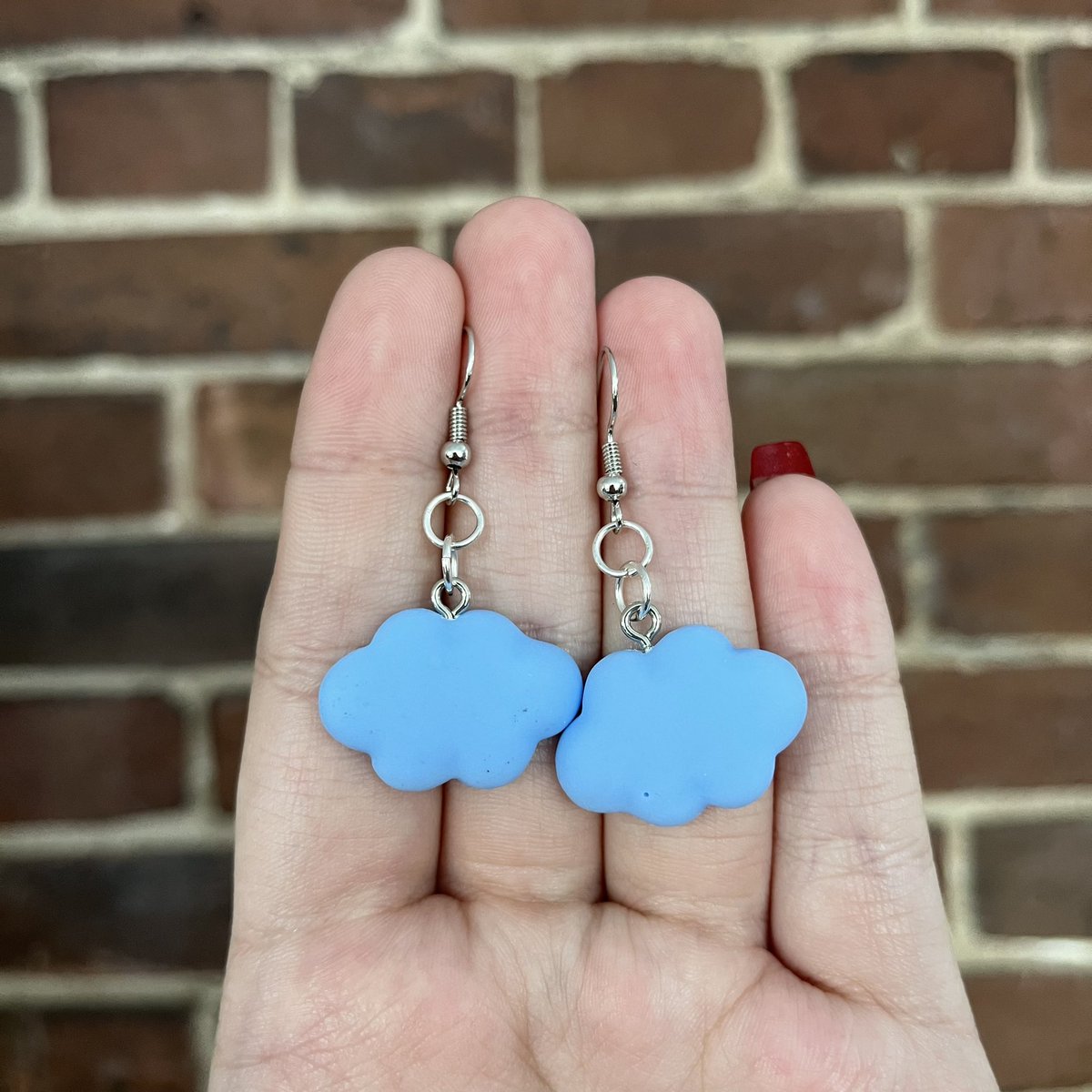 britneyshotton's tweet photo. these cloud earrings are so dreamy 💭 

shop now for only $5 https://t.co/wxyhVfoEI9
