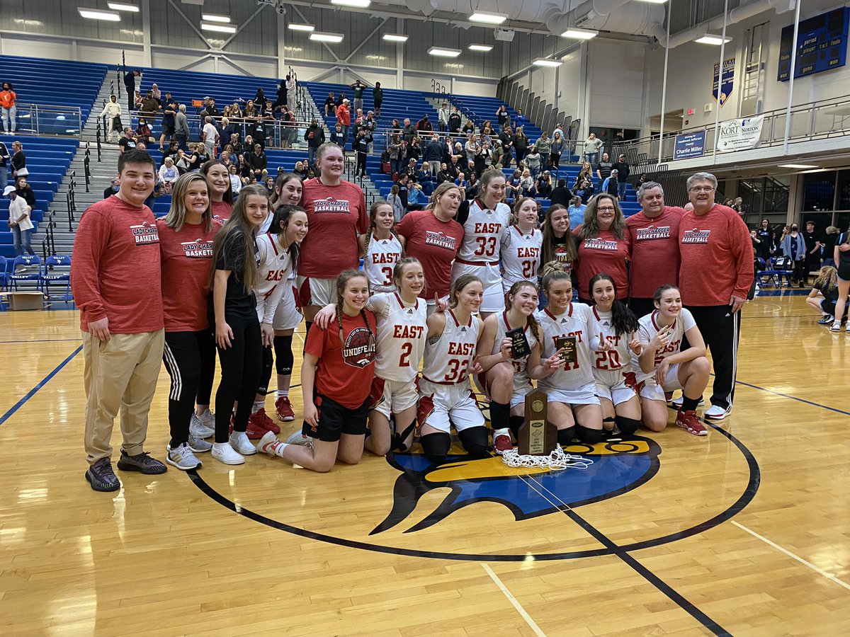 RealDYates's tweet photo. That’s a 3-peat.
Bullitt East is once again the 6th Region champions. https://t.co/bNoqDbvajF