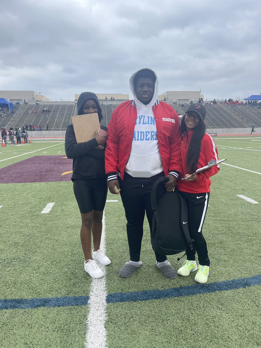 Thank you to everyone that made the 2022 Michael Johnson Invitational a huge success. Here are a few pictures from our senior recognition <a href="/SkylineHS_Track/">Skyline Boys Track and Field</a> @SkylineAlumni <a href="/SkylineAthDept/">Skyline HS Athletics</a> <a href="/dallasathletics/">Dallas ISD Athletics</a>