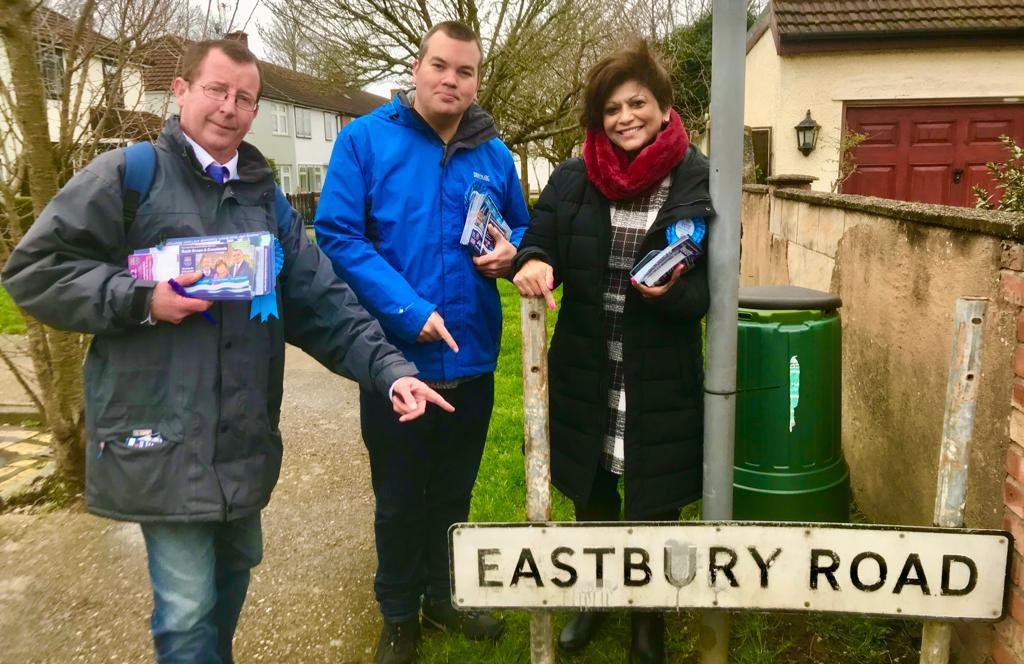 AndrewRosindell's tweet photo. A great day in Rush Green & Crowlands, meeting local people who are all backing the campaign to ‘Keep Havering a Town and Country Borough’ and STOP Labour’s plans! #VoteConservative #ViddyPersaud #RobertBenham #TimRyan #Romford #5May2022 #keephaveringtownandcountry 🏡🌳🇬🇧 https://t.co/xLdKfzlAO4