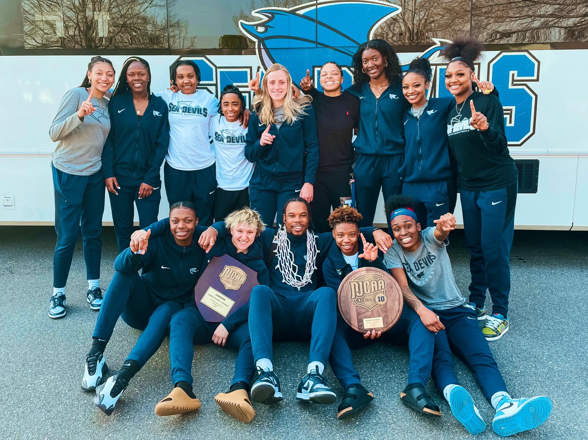 SmallsNoBiggie's tweet photo. Back for everything I ever missed 💙
REGION X CHAMPIONS 💍 
#RipNanny #RipGma 
#080621 #030322 https://t.co/vtS2aSIgqL
