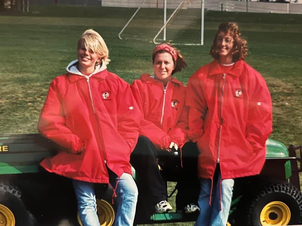 anniepirate84's tweet image. Found my passion for AT in high school. 2001, Warwick High School, student athletic trainer! Jessica Hoenich - AT taught me so much!! @warwickat #whsalumni #classof2002