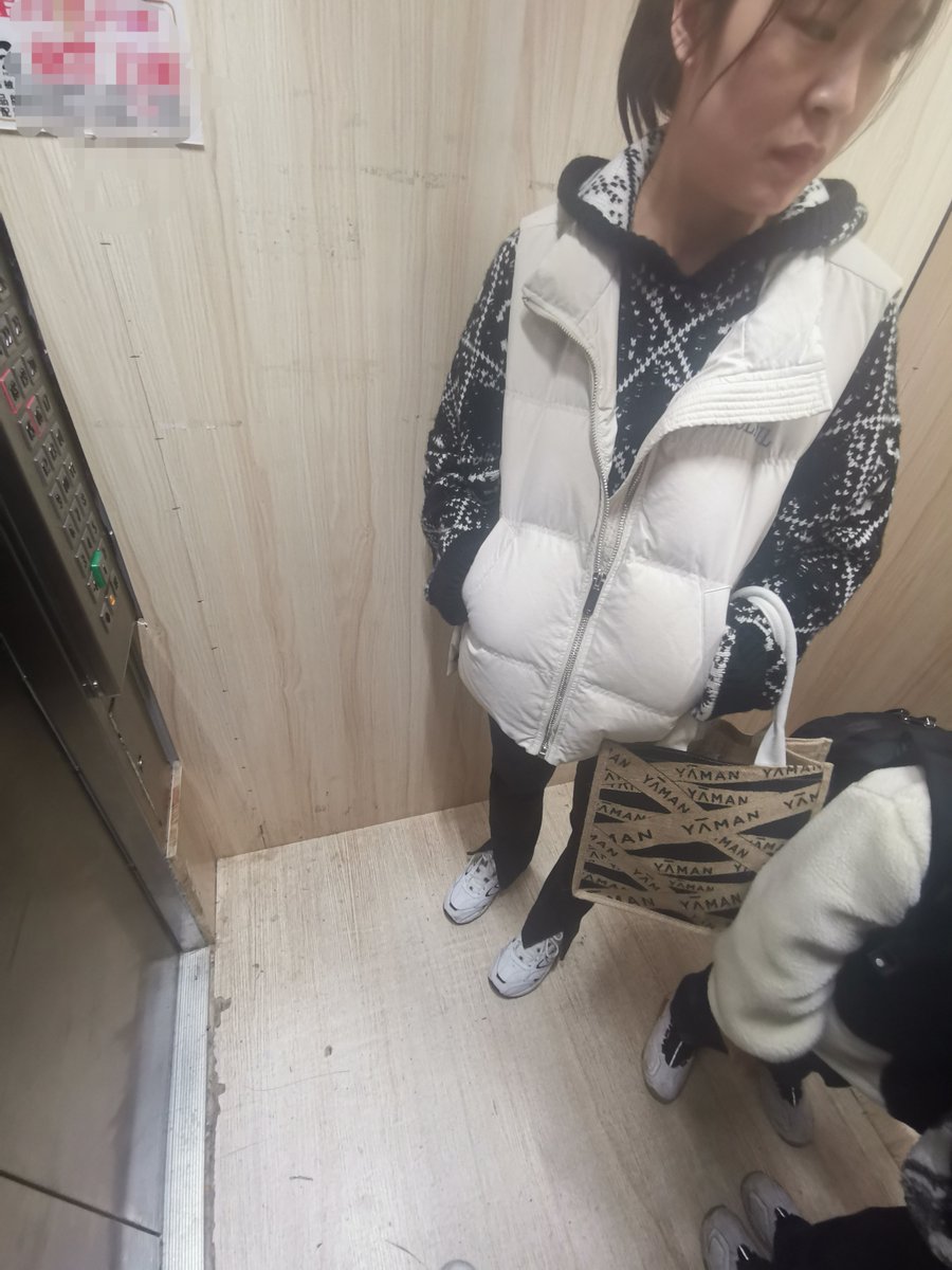 开奥迪Q7的少妇，两个孩子的妈妈，本人还是很漂亮的！这次运气好，玩到现脱了，一股淡淡的酸臭味，上头！ https://t.co/tkys2KRTbE