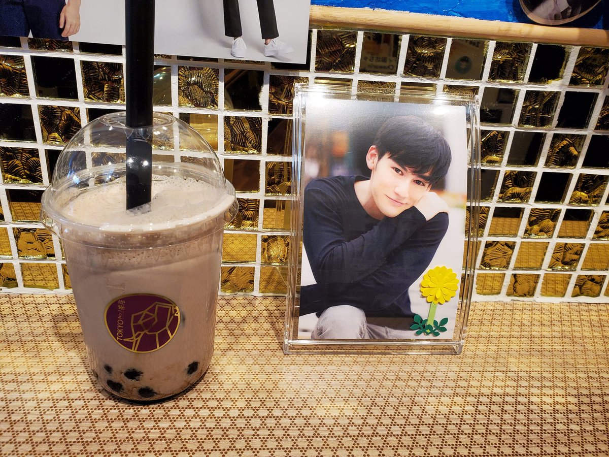 PxLxo_'s tweet photo. 色々なぱーすくんが見られる空間で最高オブ最高。ぱーすくんの筋肉の素もすごく美味しくて、すぐ飲んでしまった🥲
JFCやお店の方やぱすぽぽの方々企画に準備に色々ありがとうございます…！
#Pandelions1stAnvParty
#PerthNakhun #Pandelions https://t.co/rL1xU4FHDY