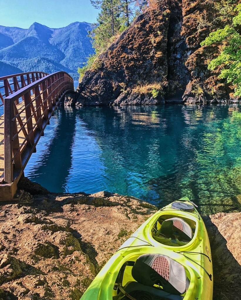 Exploring magical #LakeCrescent with <a href="/ryanjedwards/">Ryan Edwards</a> ✌️

#VisitPortAngeles #OlympicNationalPark instagr.am/p/CavrLLjr9C5/