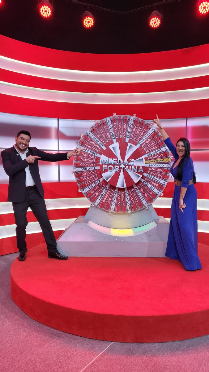 Simplemente divirtiendome en #LaRuedaDeLaFortuna 🎤🎬

Siempre será lo mejor compartir con mi querido @ariegarciah