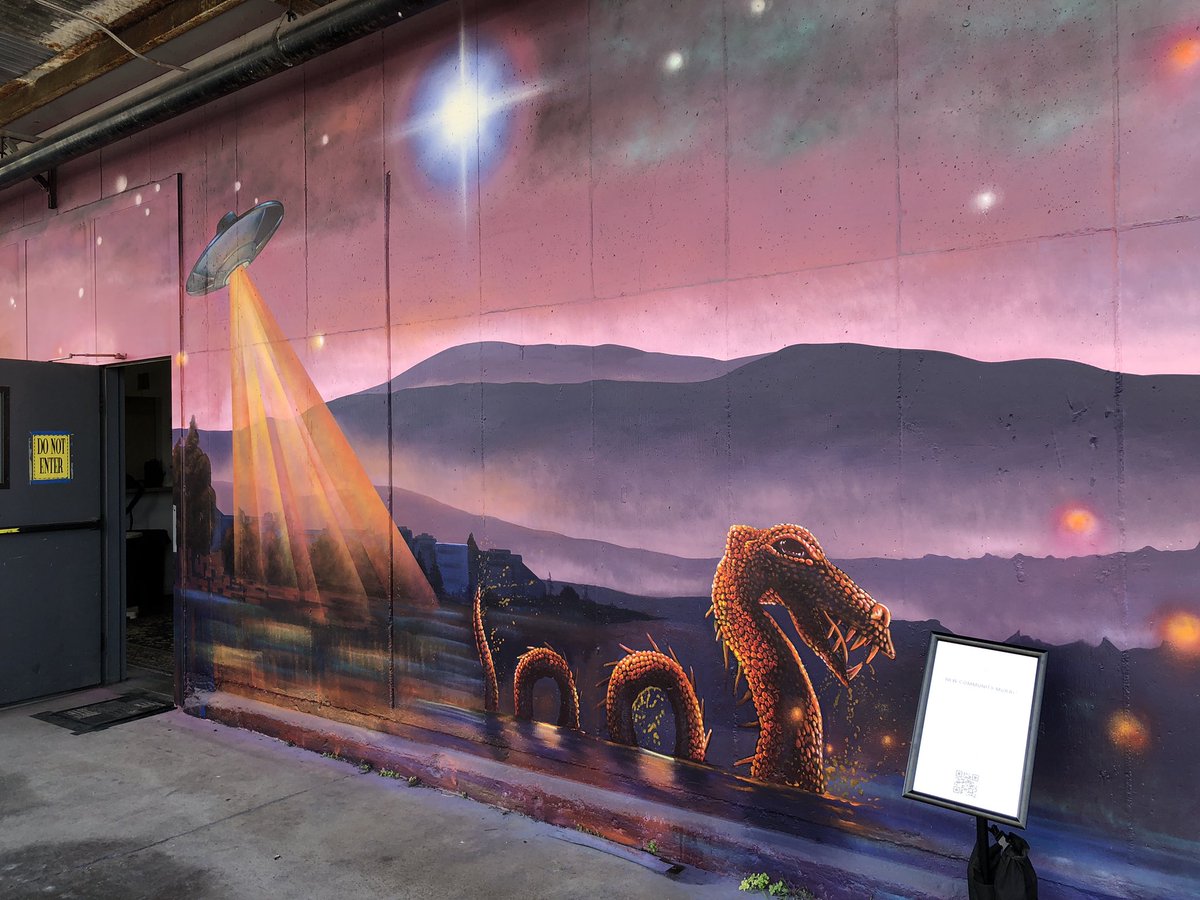 JCsupernova's tweet photo. #spaceship #elephantart #elephant #art #mural #Oakland #Jingle_Town #white_elephant_sale #building https://t.co/bpattgZ4FD