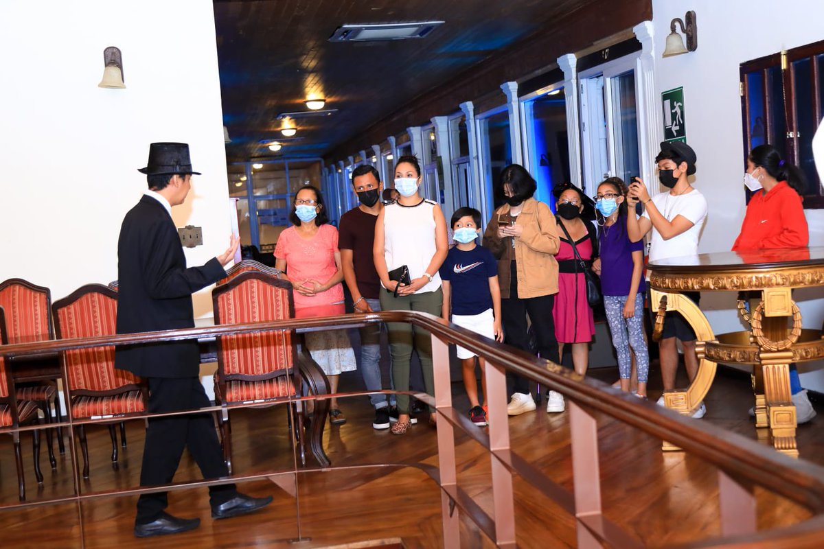 AsambleaSV's tweet photo. En nuestro Centro Cívico Cultural Legislativo, recibimos a varias familias salvadoreñas, quienes hicieron un recorrido nocturno para conocer la historia de la Casa Patrimonial de la Villa Guadalupe. https://t.co/TmKGf0rejl