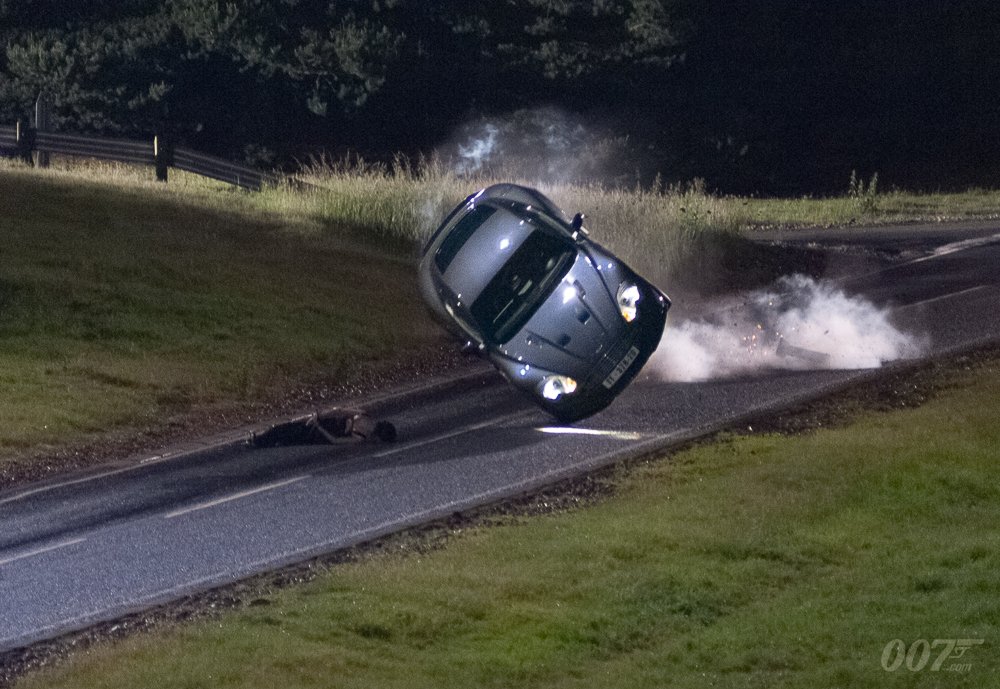 007 casino royale crash 007 casino royale crash