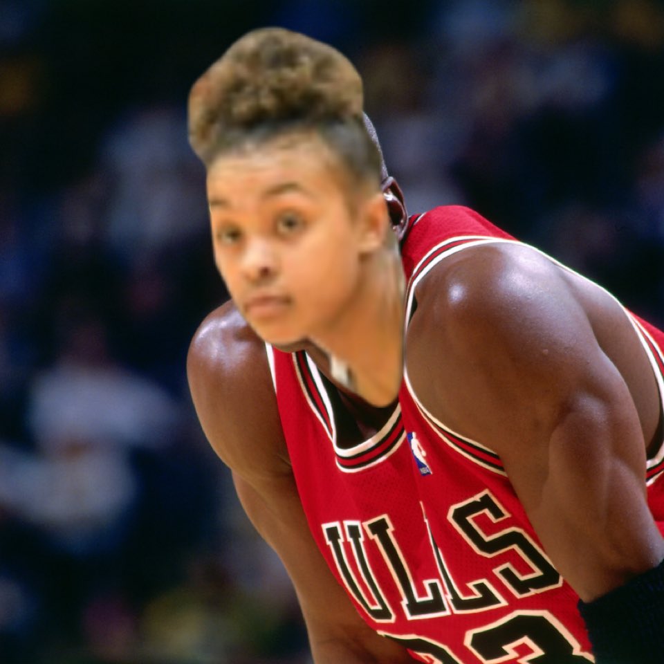barstool_sta's tweet photo. HER. #28straight https://t.co/tu1m7QJP5A