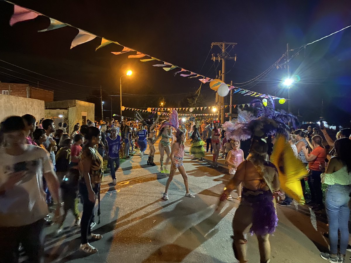 ferraitelli's tweet photo. 🎉Carnaval Toda la vida, siempre nos trae alegria y felicidad.

Pudimos disfrutar una noche de fiesta y baile junto a vecinas y a vecinas del barrio 📍Infanta Isabel de nuestro querido Brandsen. https://t.co/LqhMnR4mod