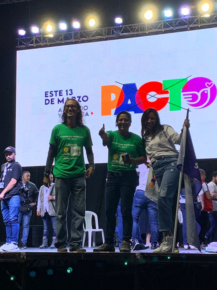 velascoRclaudia's tweet photo. Añañay! 🥳 en ocho días, toda Colombia se estremecerá porque se vino el cambio, ese cambio que incluye nuestros sueños, se viene a luchar por causas justas, esas que realmente valen la pena! #VerdesconelPacto #MovimientoAnimalistaValle #alaCamara 104 🌻 PartidoVerde 🐾👣🌱💪💚 https://t.co/JVDTgNezMh