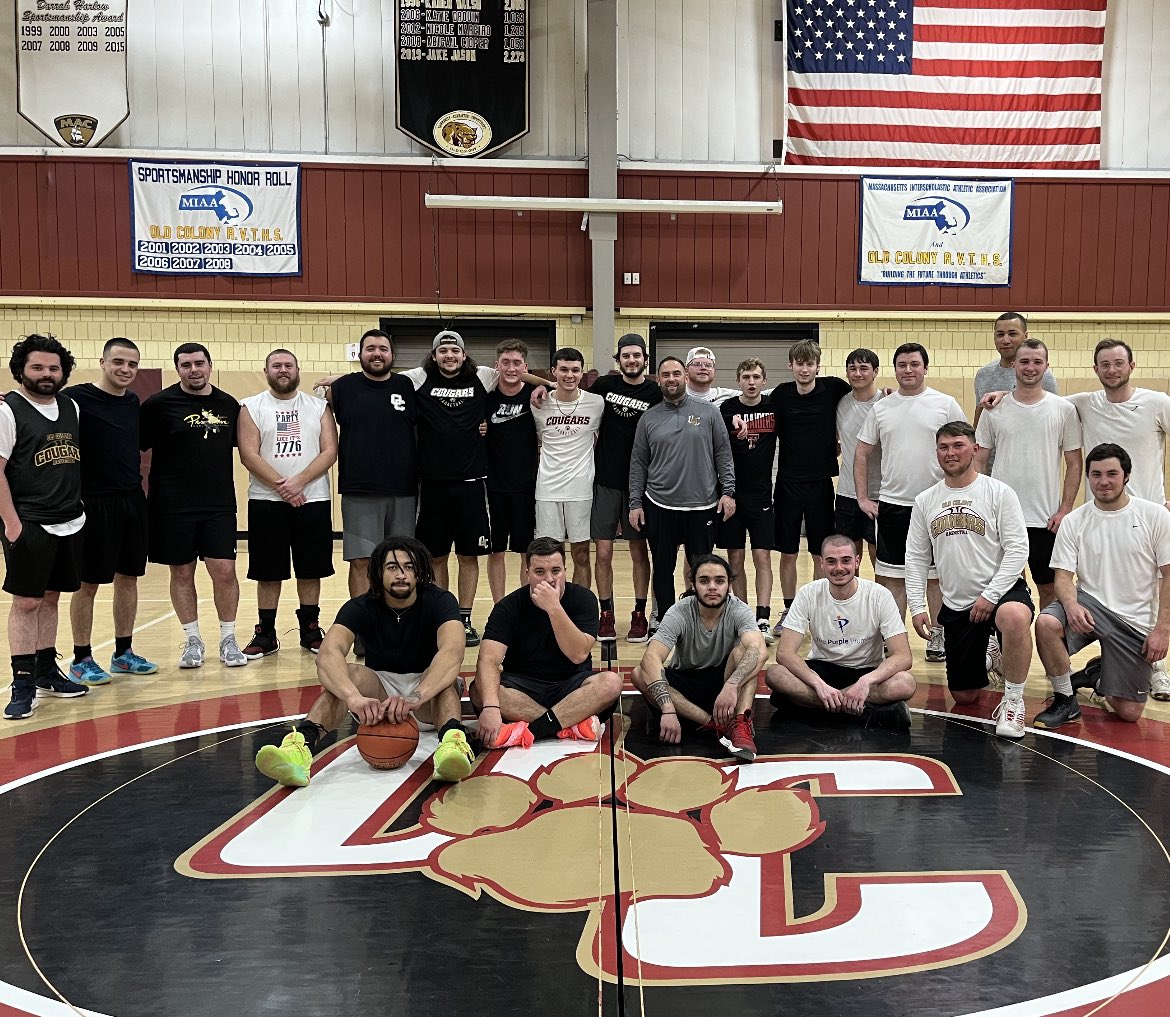 🏀ALUMNI NIGHT🏀
24 strong at this great event! In the past 9 years
3 Vocational 🏆
3 MAC Conf 🏆
2k+ scorer
Multiple MAC MVPs
Area leading scorers

(Most of all some of the best memories and  life long connections made)

#Proud Coach!
<a href="/OldColonyRVTHS/">Old Colony RVTHS</a> <a href="/SC_Varsity/">SouthCoast Varsity</a> <a href="/BostonHeraldHS/">Danny Ventura</a>