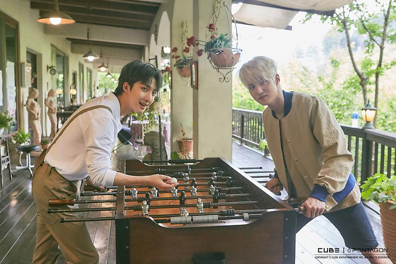 yoarchive's tweet image. sum(me:r) concept photoshoot behind the scenes
#여원 #후이 #펜타곤 #YEOONE #HUI #PENTAGON