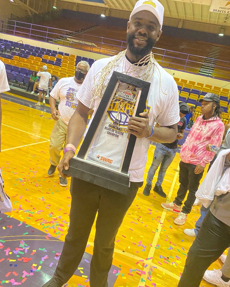 TylerAdams0's tweet photo. Today has been the happiest day of my life as a player and a coach! Y’all don’t understand the blood, sweat, and tears it took to get to this point in less then 2 years! We took over THEEE whole state of Mississippi and Swac! #WeAreBrave💍💍💍💍💍💍 #ThankYouGod https://t.co/ZH82aIatjJ