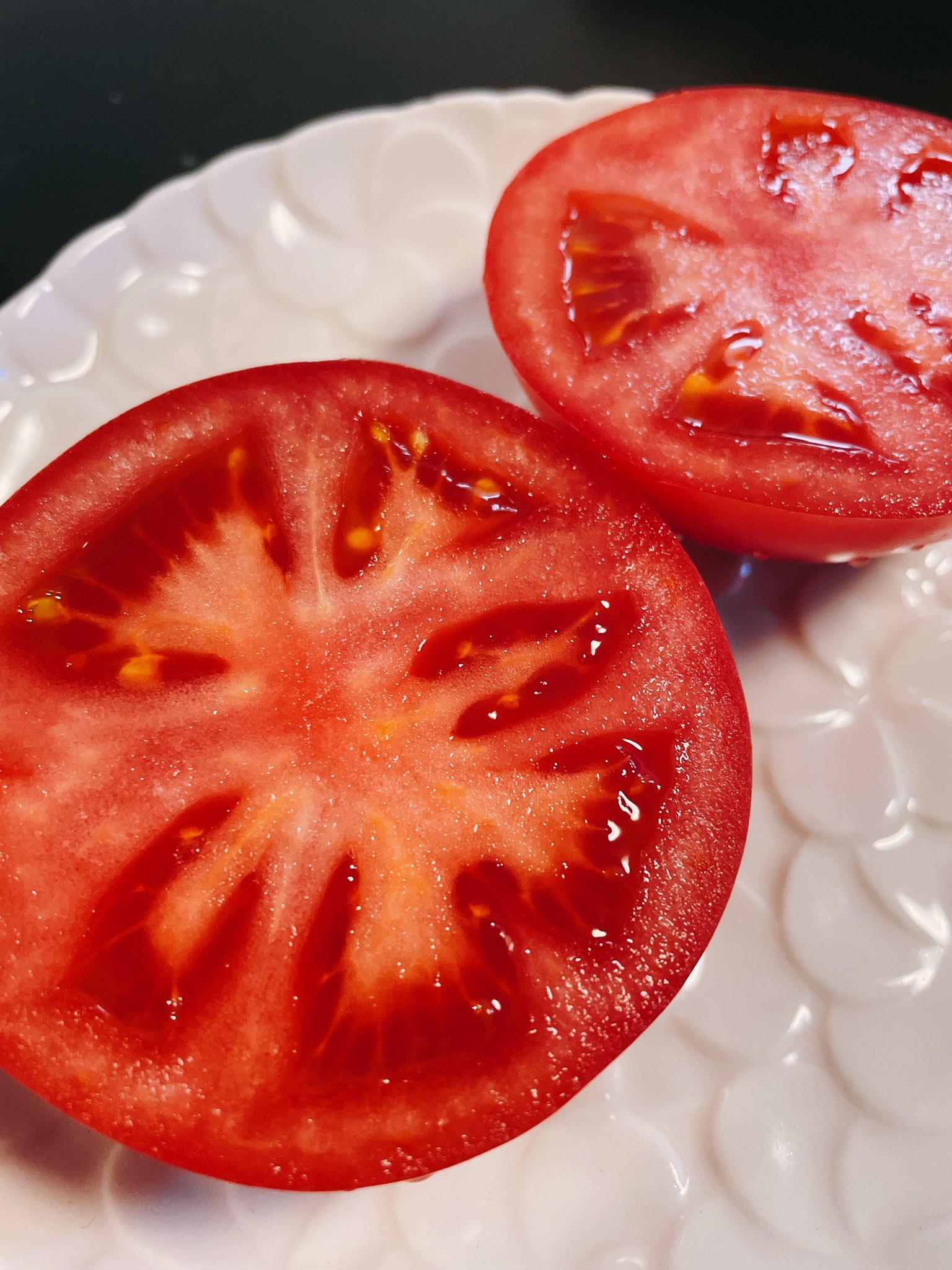 田口トマト園 うちのトマトの断面がどんなか お問い合わせがあったのでこちらにも載せておきます こんなです 春日部 水耕栽培 王様トマト 断面 農カード お農ちゃん ジェンガラケラミック T Co M1goqimlgv Twitter