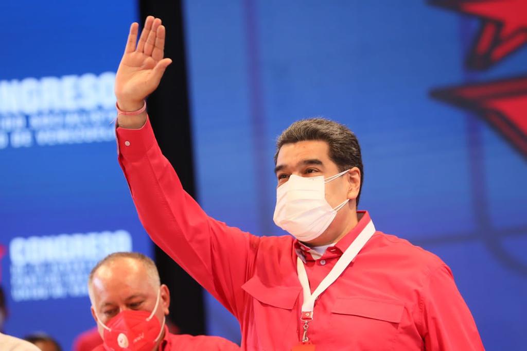 NicolasMaduro's tweet photo. Muy feliz y complacido de haber participado en la instalación del V Congreso del PSUV y IV Congreso de la JPSUV, una fuerza revolucionaria histórica, formada por nuestro amado Comandante Chávez, que ha marcado la ruta que nos lleva a la construcción del Socialismo del siglo XXI. https://t.co/82y7JwPMbi