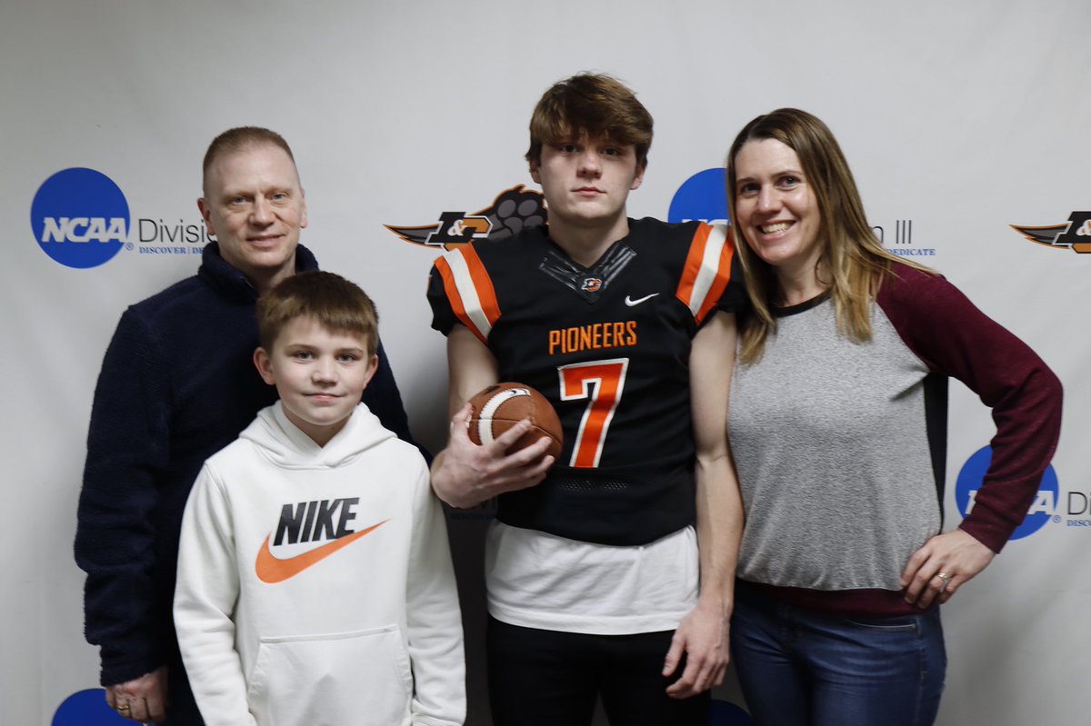 JackLemley6's tweet photo. Had a great visit @LCPiosFB last weekend. Thank you to the coaches and players showing me around campus. @JoeBushman5 @CoachJohnson360 https://t.co/woZwhkWnxn