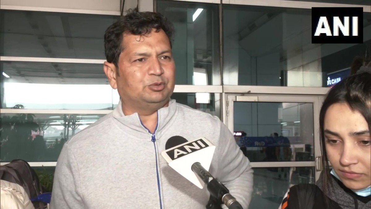 ANI's tweet photo. Delhi | A man whose two sons are medical students in Ukraine appeals to Govt of India to give admission to the returning students in colleges in India

Neither parents will send their children to Ukraine nor there is a conducive environment for education there now, he adds. https://t.co/LgeVDCY9OW